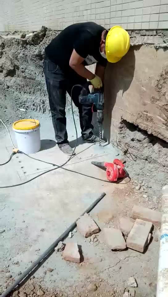 海西新旧混凝土植筋连接加固